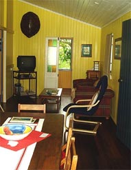 Mango Hostel Common Room - Hervey Bay Backpackers Accommodation