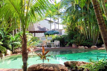 Hervey Bay Green Motel Pool - Affordable Hervey Bay Accommodation