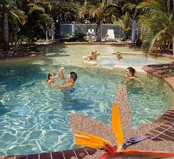 Harvey Bay White Crest Pool - Luxury Hervey Bay Accommodation